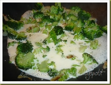 Spaghetti con broccoli, panna e mandorle salate (6)