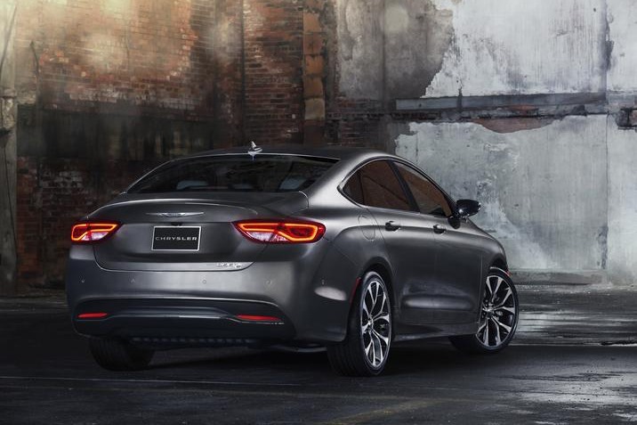 [2015-Chrysler-200-6%255B9%255D.jpg]