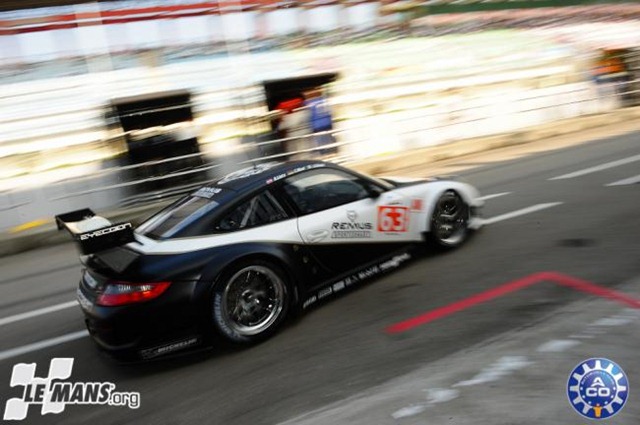 [2011-6-Heures-de-Zhuhai-63---Proton-Competition---Porsche-911-RSR-%2528997%2529-PSA-11ZHU-D31-7037_n%255B3%255D.jpg]
