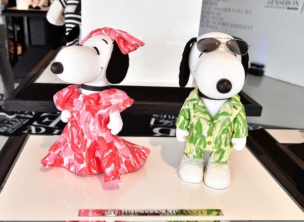 [Peanuts%2520X%2520Metlife%2520-%2520Snoopy%2520and%2520Belle%2520in%2520Fashion%2520Exhibition%2520Presentation%2520%2528Source%2520-%2520Slaven%2520Vlasic%2520-%2520Getty%2520Images%2520North%2520America%2529%252013%255B3%255D.jpg]