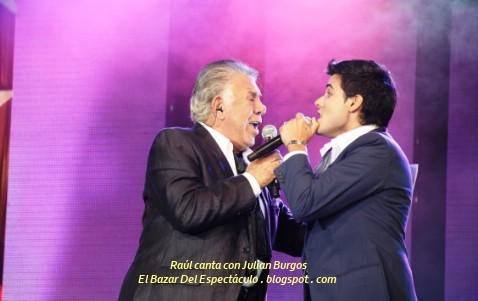 Raúl canta con Julian Burgos.jpg
