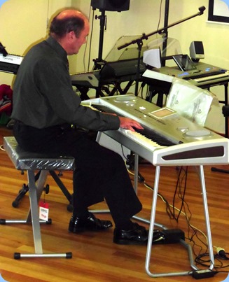 Our Special Guest Artist, Peter Parkinson, from Music Planet Botany Branch gave us a great 45 minute Concert using a Korg Pa588 arranger/piano. Some stunning arrangements, sounds and songs - wonderful.