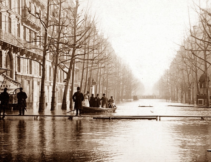Boulevard_Haussmann_1910