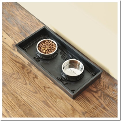 Rubber Pet Food Tray with Metal Bowls