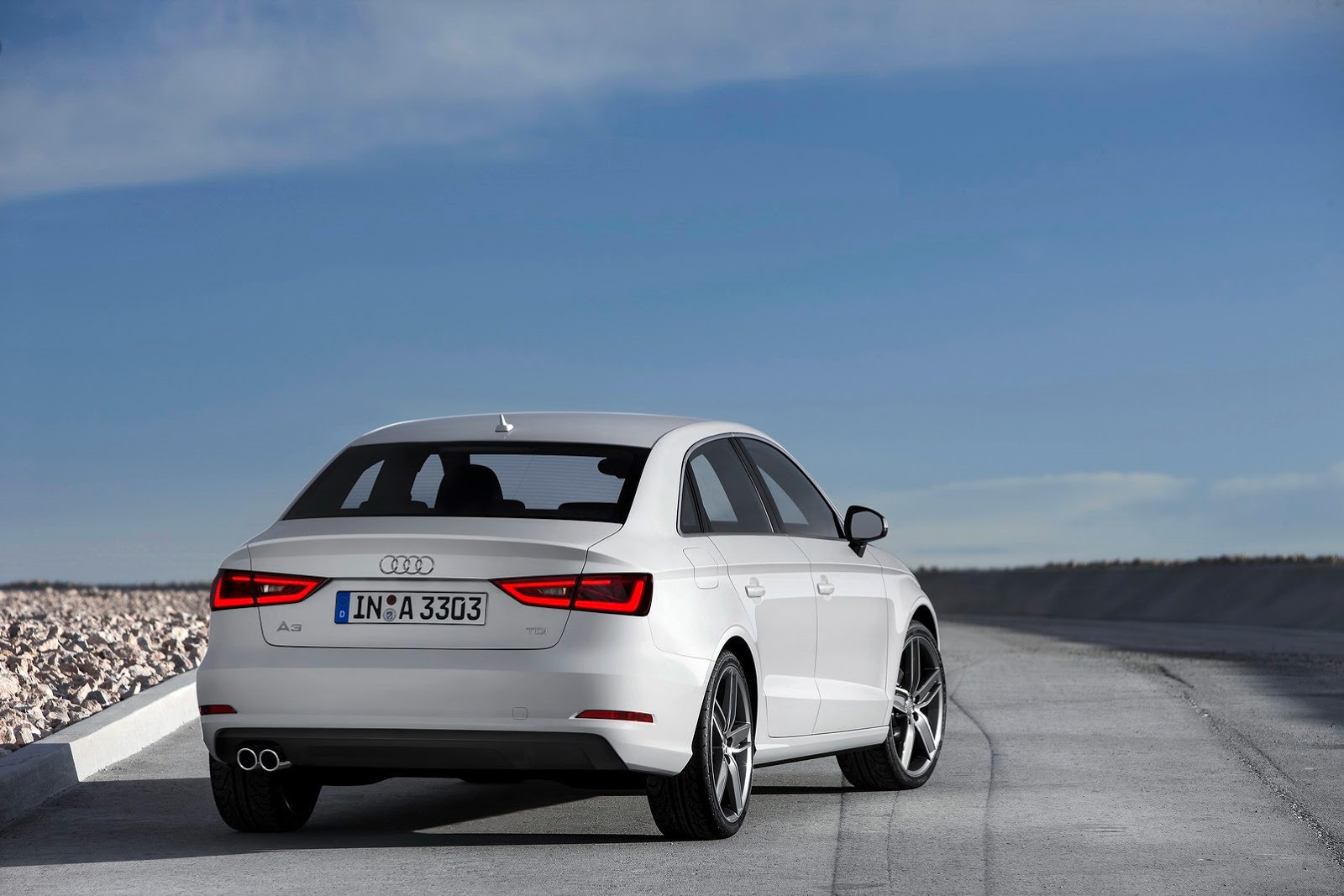 [2015-Audi-A3-Sedan-8%255B2%255D.jpg]