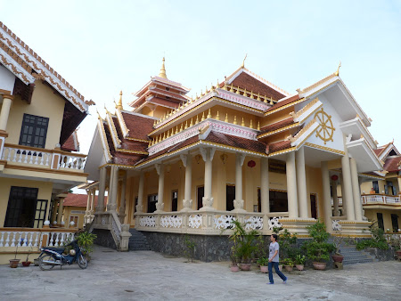 147. templu budist thailandez.JPG