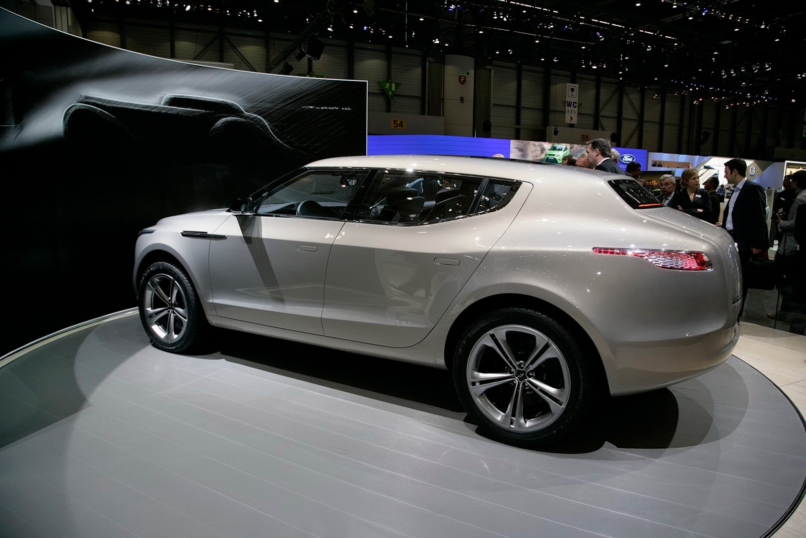 [Aston-Martin-Lagonda-SUV-3%255B2%255D.jpg]