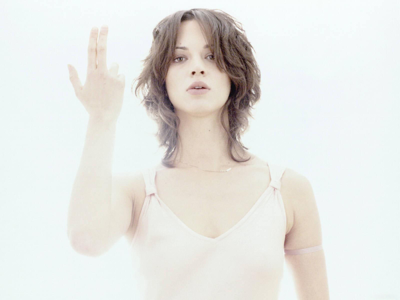 [Asia-Argento5.jpg]