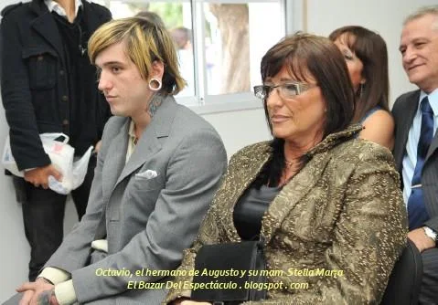 Octavio, el hermano de Augusto y su mamStella Mar¡a.JPG