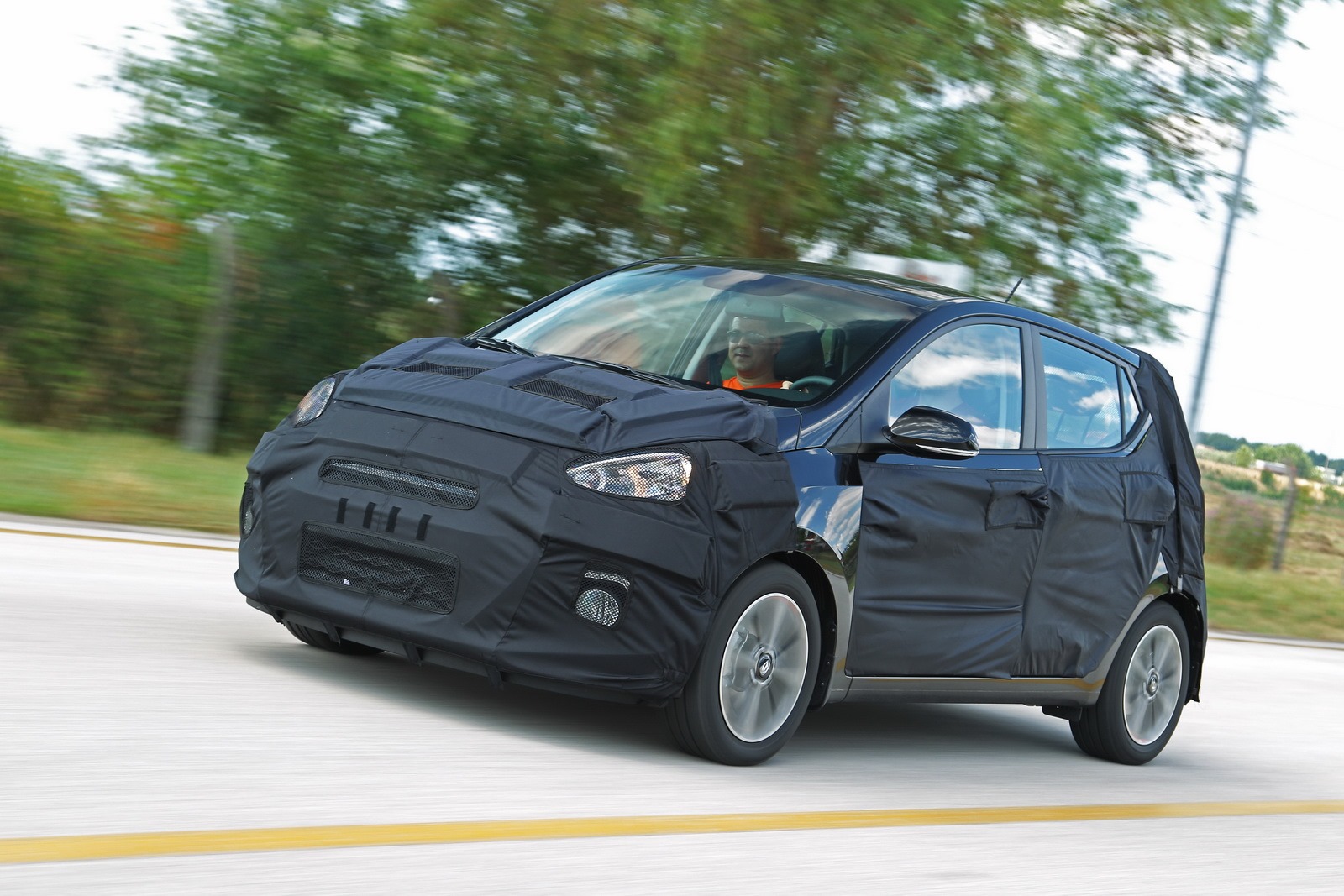 [Hyundai-i10-3%255B2%255D.jpg]