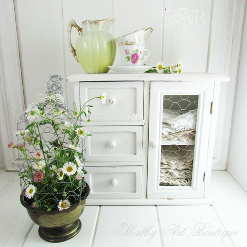 [Shabby%2520Art%2520Boutique%2520chest%2520make-over%25205%255B5%255D.jpg]