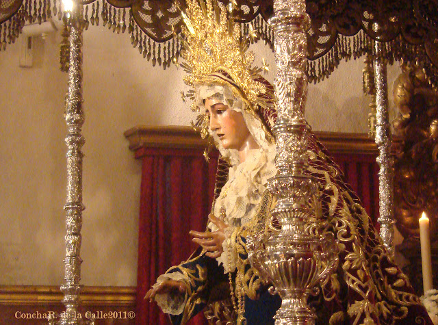 Esperanza de la O - Besamanos 2011 (27).jpg