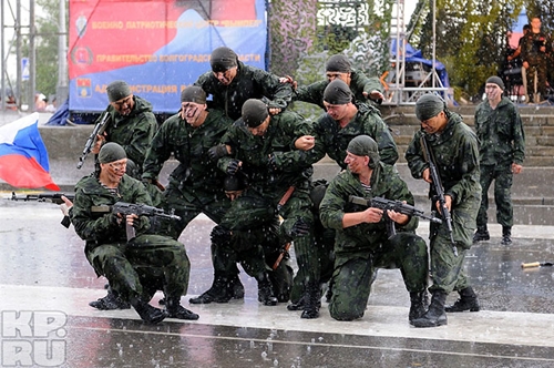Фотографии с показательных выступлений СОБР и ОМОН в Волгограде