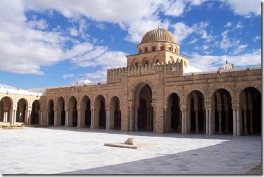 800px-Kairouan_Mosque_Courtyard