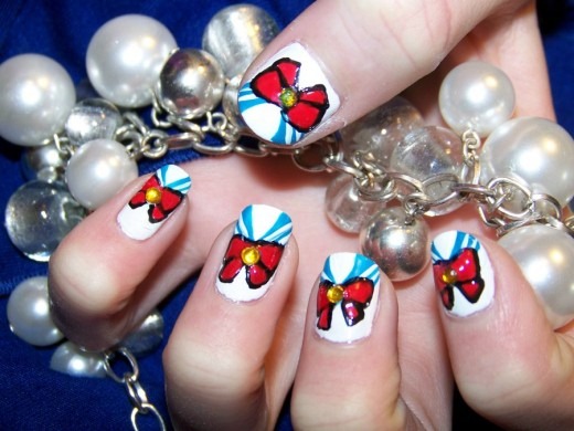 [Nails-inspired-by-Sailor-Moons-Outfit-520x390%255B12%255D.jpg]