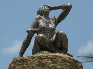 Monument dédié à la mémoire des femmes victimes de la guerre à Shabunda au Sud-Kivu.