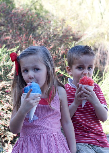 nate and claire with snowcones (1 of 1)