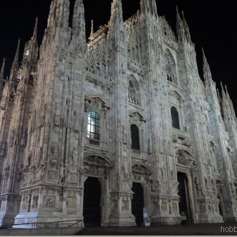 Milano, by night, in the eyes of an accidental passenger
