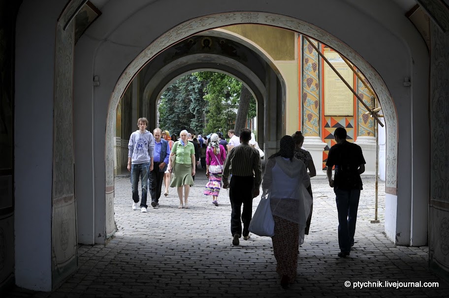ПРОГУЛКА ПО ТРОИЦЕ-СЕРГИЕВОЙ ЛАВРЕ (Ч.1)