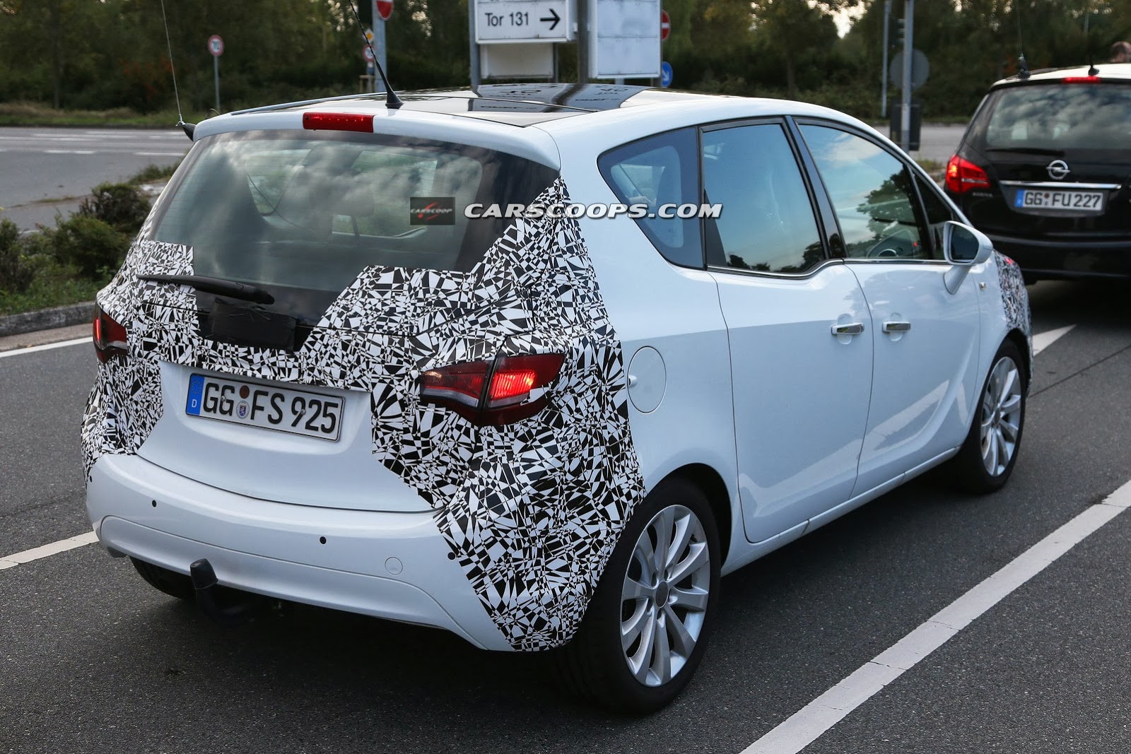 [2014-Opel-Vauxhall-Meriva-8%255B3%255D.jpg]