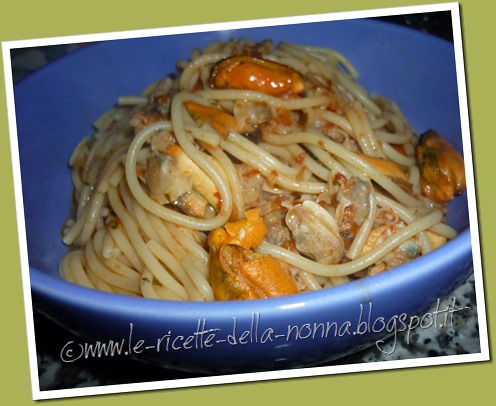 Spaghetti al sugo rosso di cozze e vongole (7)