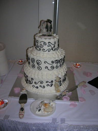 Joy s blog Boyd Wedding  Cake  300x273 Walmart  Wedding  