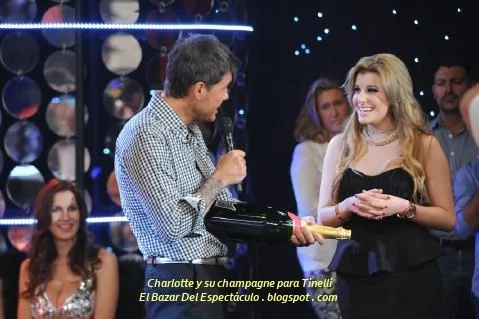 Charlotte y su champagne para Tinelli.jpg