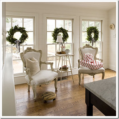 southernlivingthree-christmas-wreaths-l