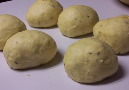 [cheese-chive-challah%2520017.jpg]