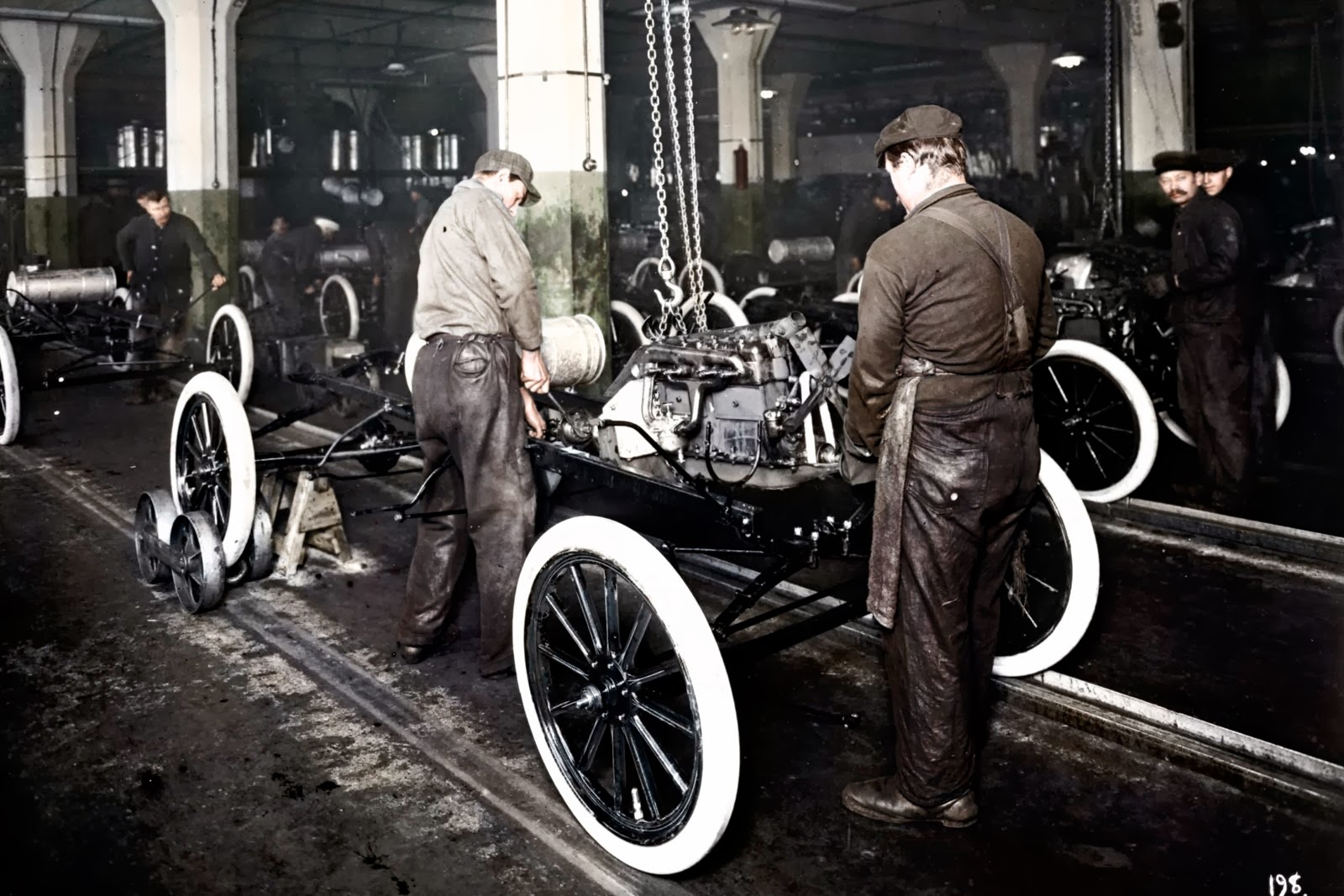 [Ford-assembly-line-1%255B4%255D.jpg]