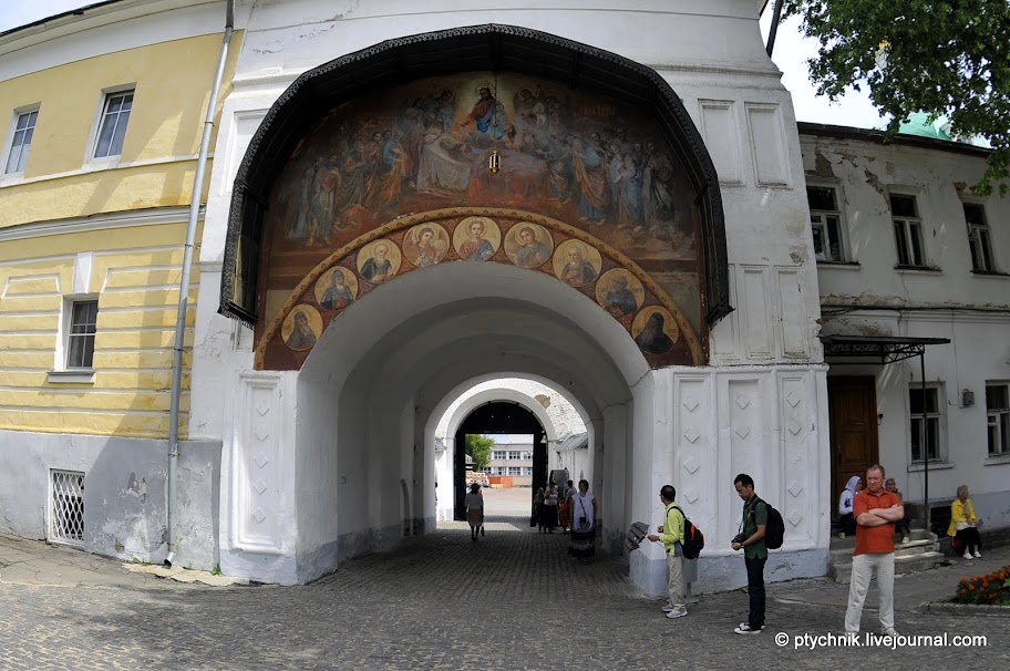 ПРОГУЛКА ПО ТРОИЦЕ-СЕРГИЕВОЙ ЛАВРЕ (Ч.1)