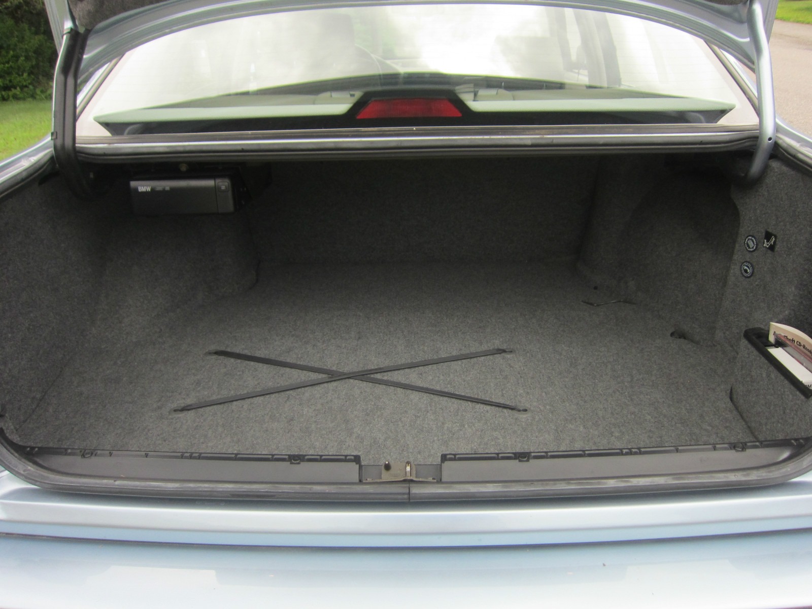 [1995-BMW-540i-14Manual%255B5%255D.jpg]