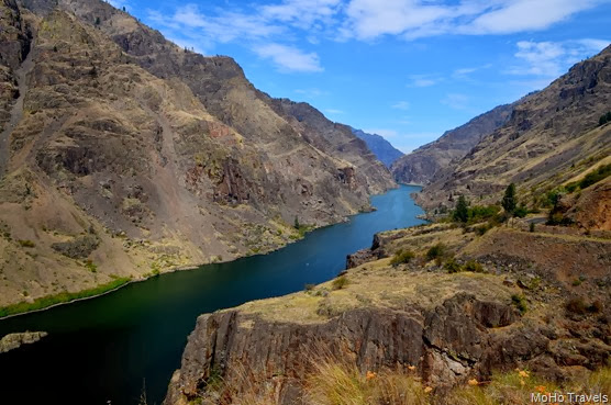 Driving to Hells Canyon Dam