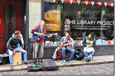 Dublín. Músicos callejeros en Temple Bar - DSC_0487