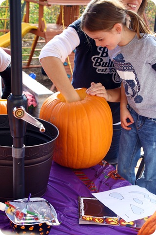 How to throw a pumpkin carving party