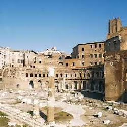 64 - Ruinas del Teatro Marcelo en Roma