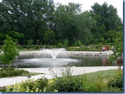 2419 North Dakota USA & Manitoba Canada - International Peace Garden - sunken garden pool & fountain