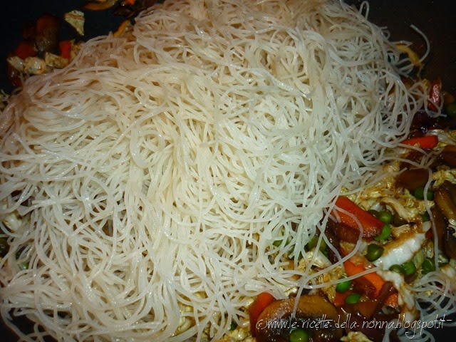 [Spaghetti-cinesi-vegan-con-verdure-e.jpg]