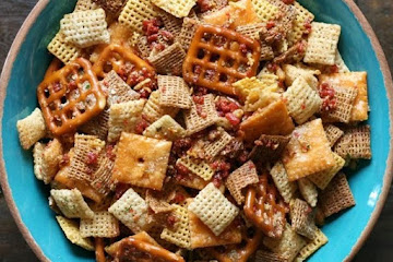 Slow-Cooker Cheesy Bacon Chex® Mix