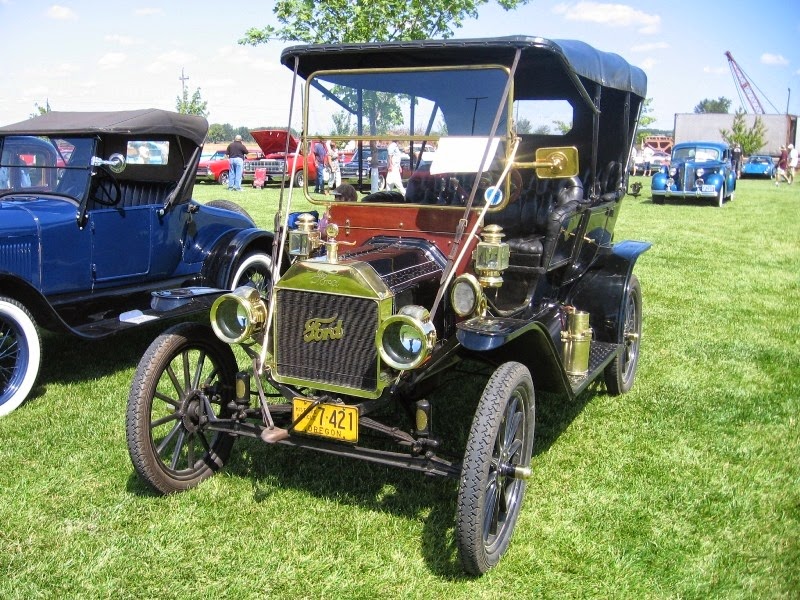 [IMG_8079-1911-Ford-Model-T-Touring-C%255B2%255D.jpg]