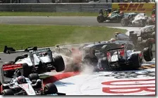 L'HRT di Liuzzi butta fuori Petrov e Rosberg