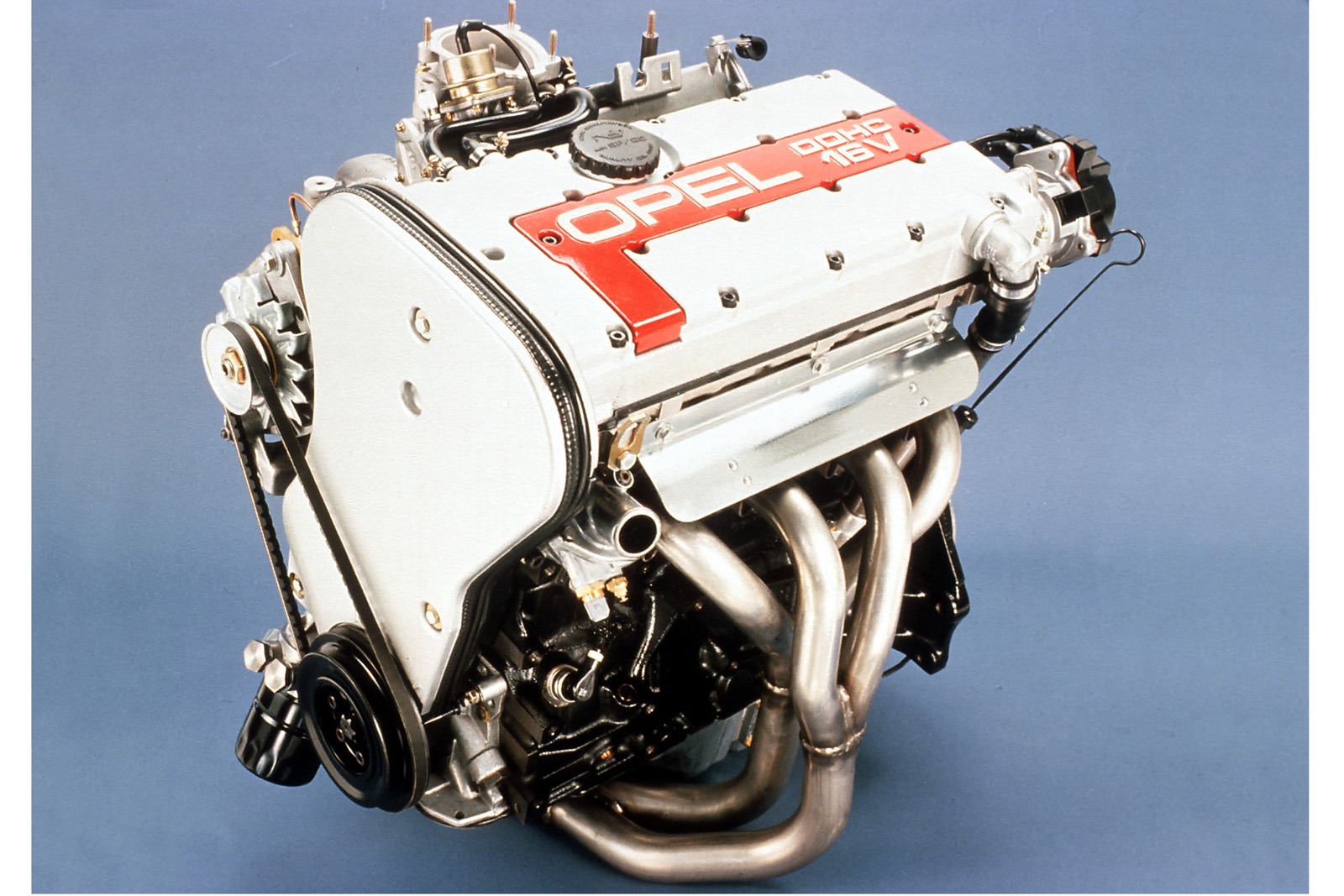 [26-Opel-Kadett-GSI-10563%255B7%255D.jpg]