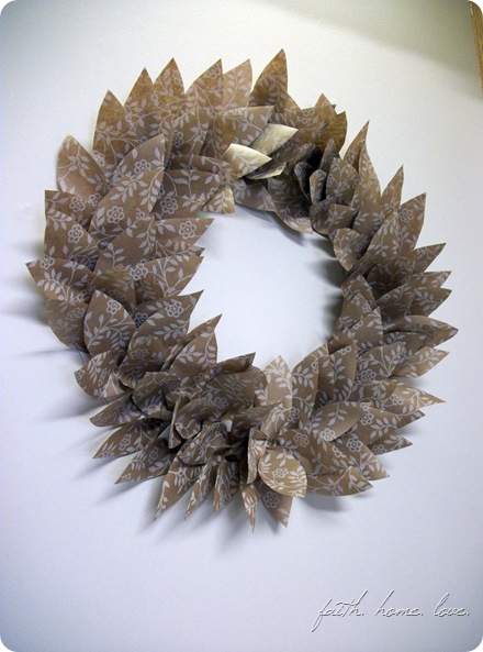 wrapping paper wreath2