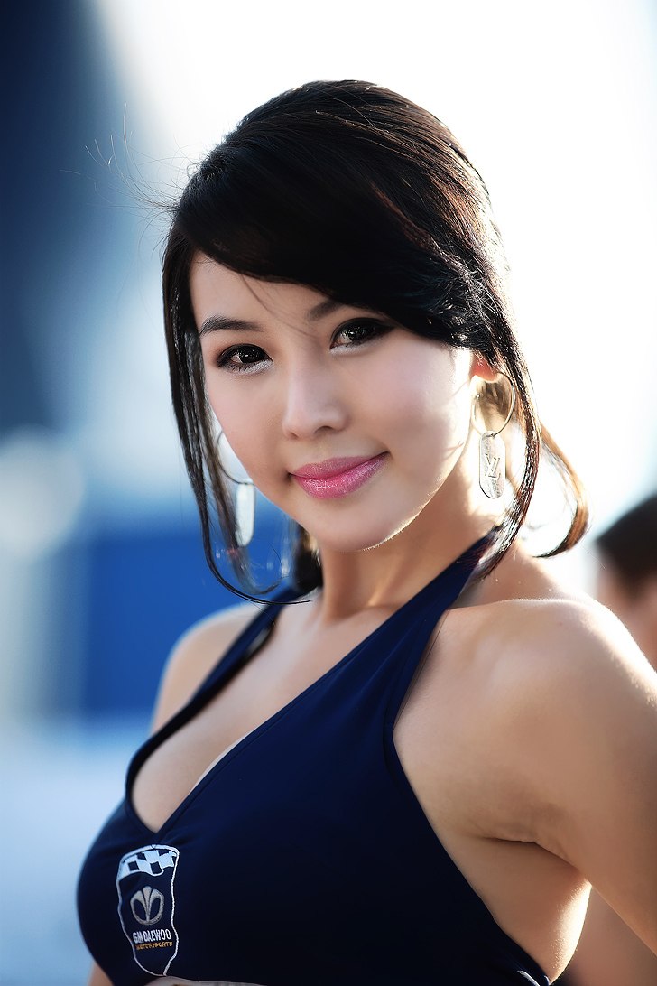 Hot Race Queens Lee Ji Woo