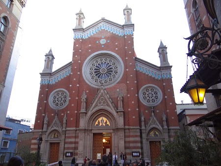 Catedrala Catolica din Istanbul