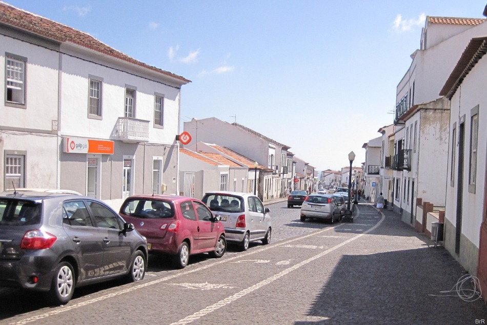 [Hauptstrasse_von_Vila_do_Porto%255B3%255D.jpg]
