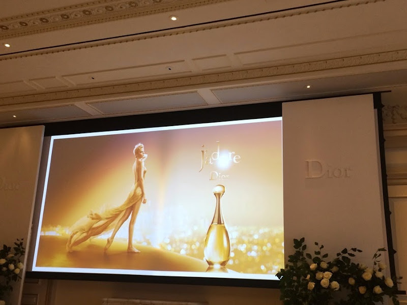 Dior-J'adore -The-future-is-gold-fashion-blogger