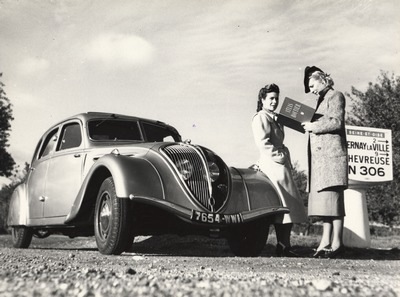 Peugeot 402 en situation en 1938 
