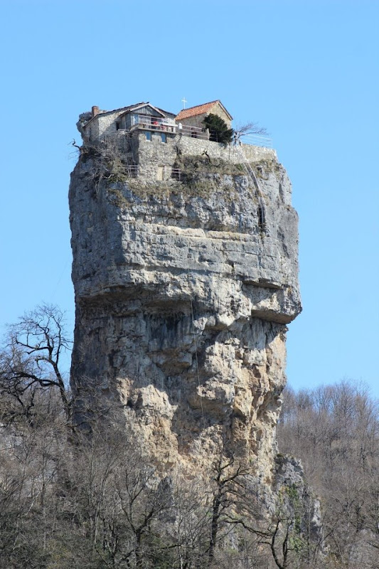 katskhi-pillar-11 katskhi-pillar-11
