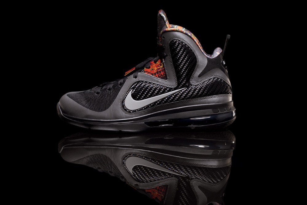 nike lebron james shoes black
